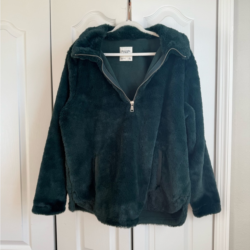 Faux Fur Abercrombie Sweater 💚